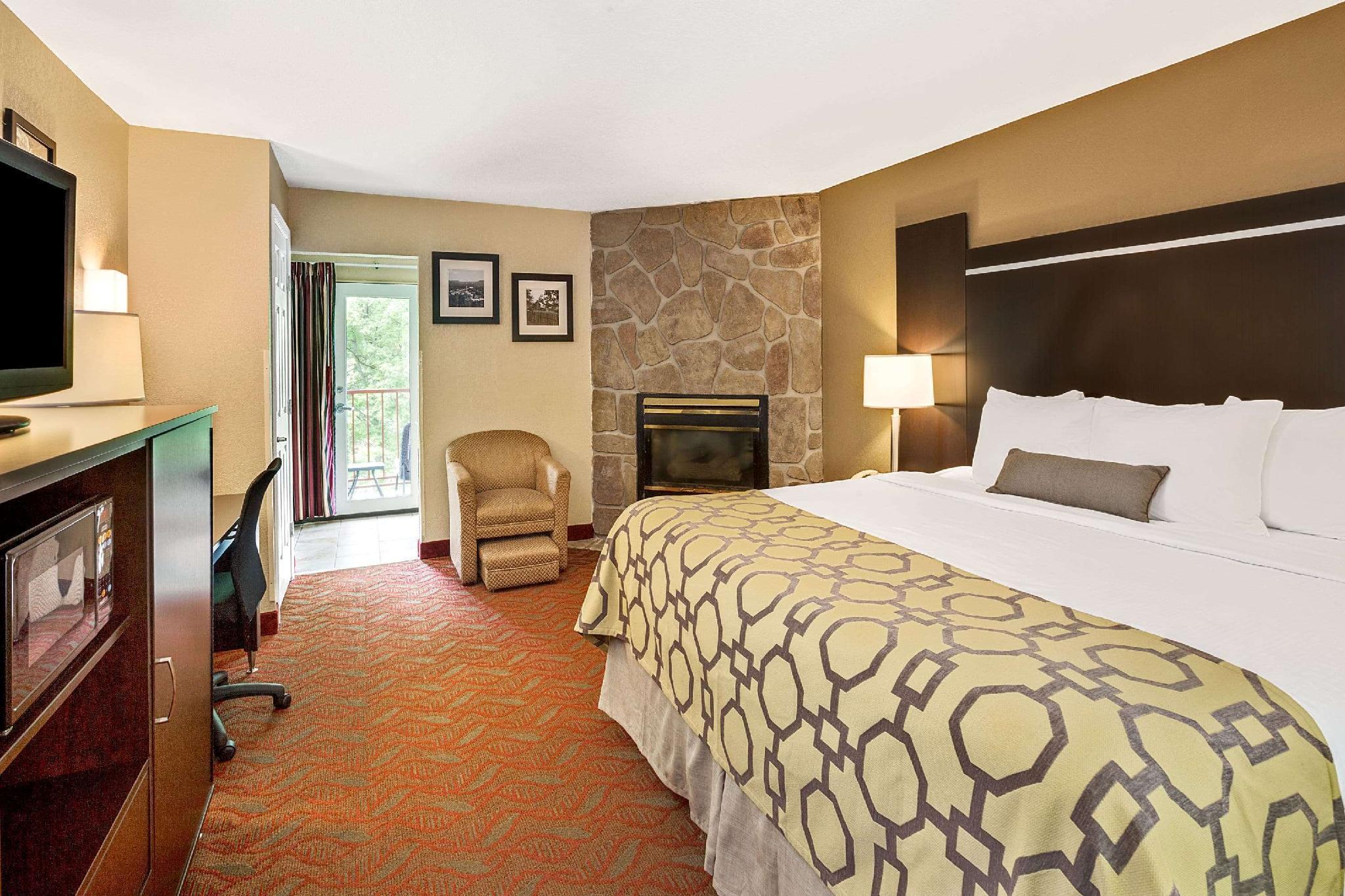 Baymont By Wyndham Gatlinburg On The River Exterior photo
