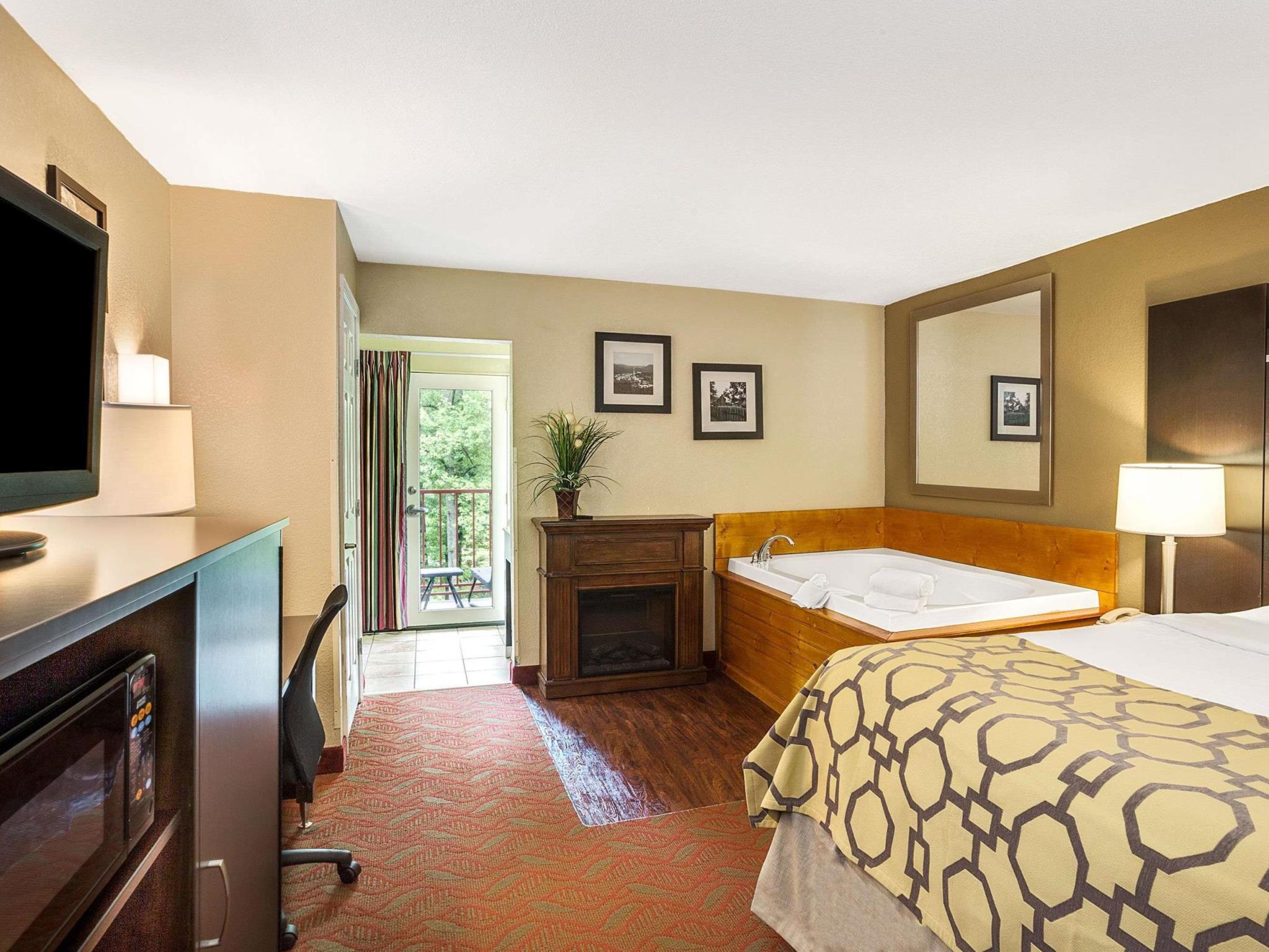 Baymont By Wyndham Gatlinburg On The River Exterior photo