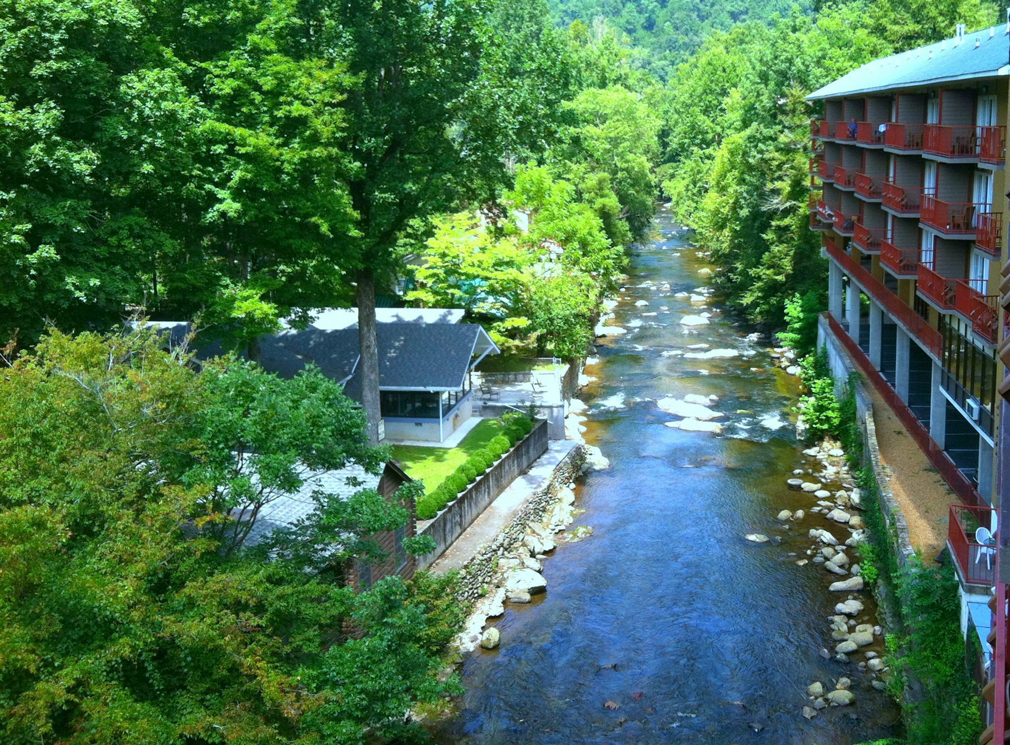 Baymont By Wyndham Gatlinburg On The River Exterior photo