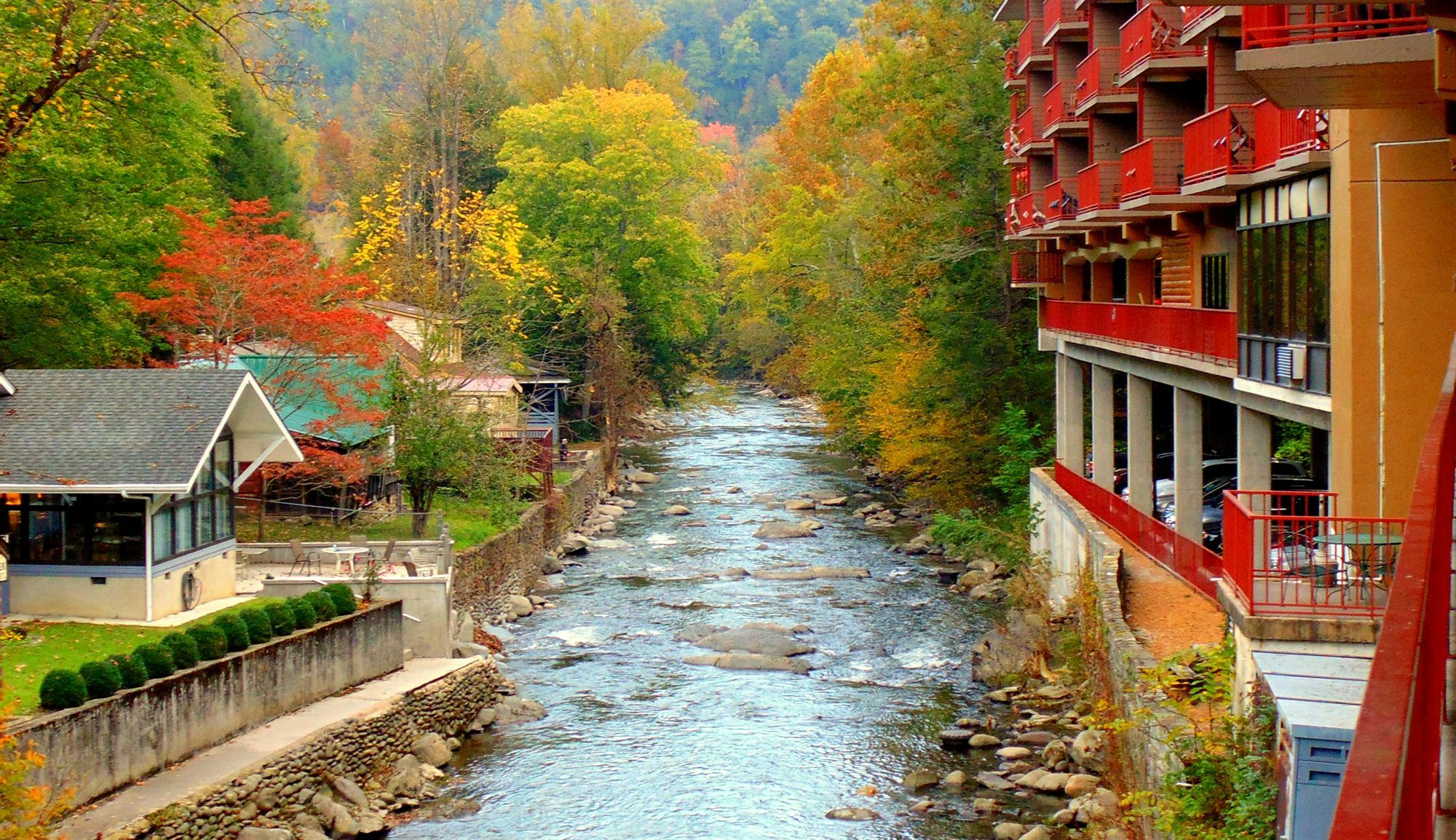 Baymont By Wyndham Gatlinburg On The River Exterior photo