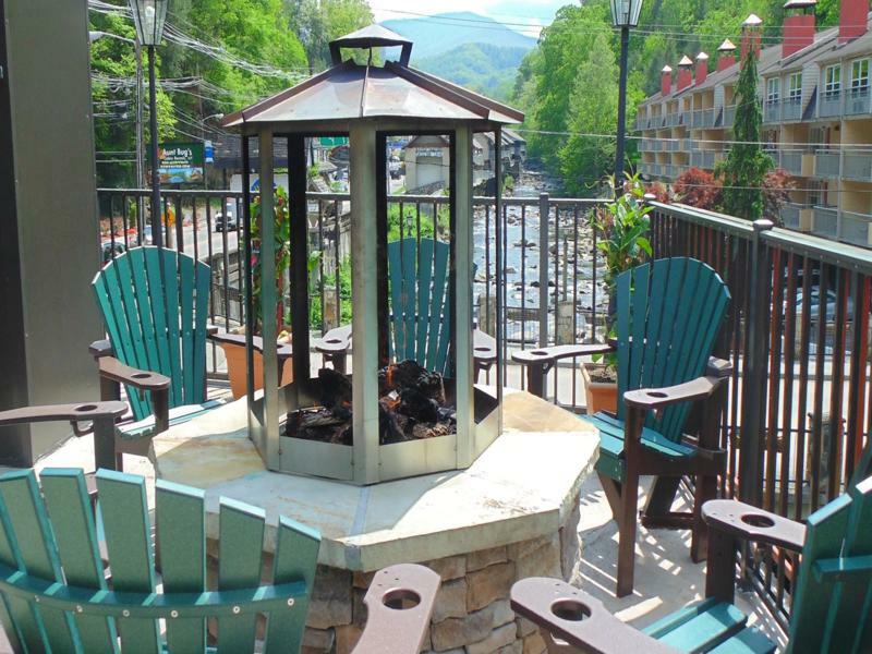 Baymont By Wyndham Gatlinburg On The River Exterior photo
